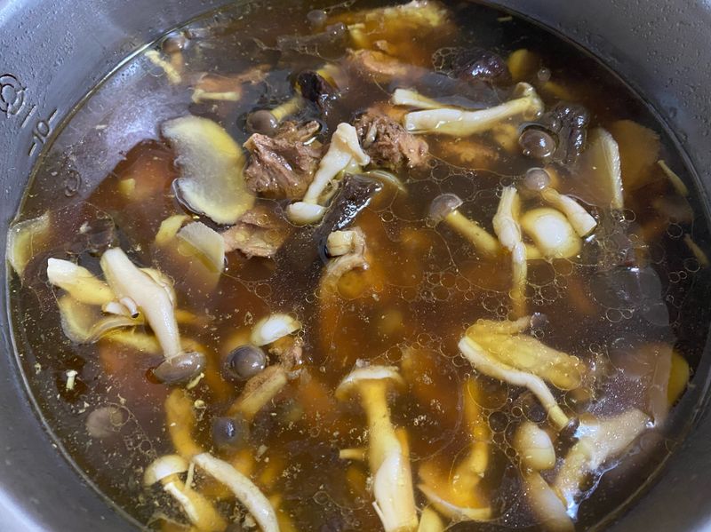 老菜脯雞湯