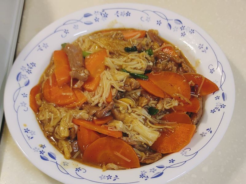 金針菇炒肉片