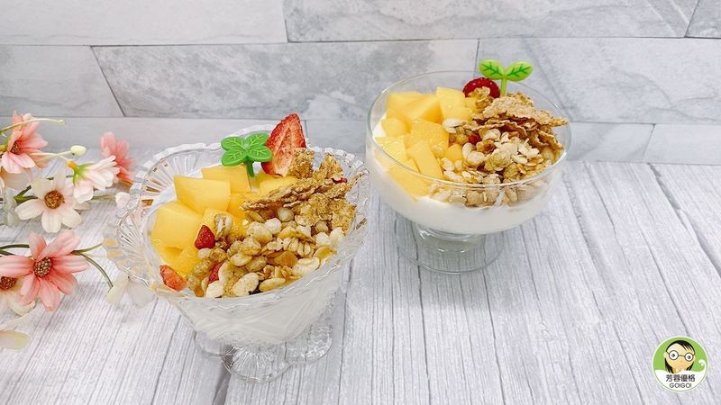 芒果麥片優格杯~簡單自製水果優格超簡單