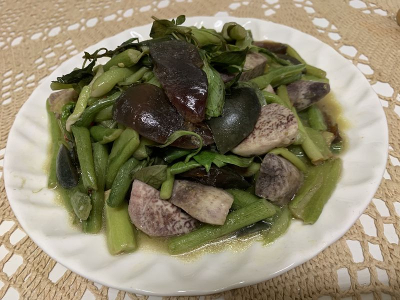 皮蛋芋頭梗
