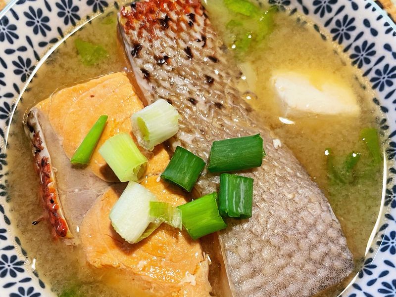 鮭魚味增湯