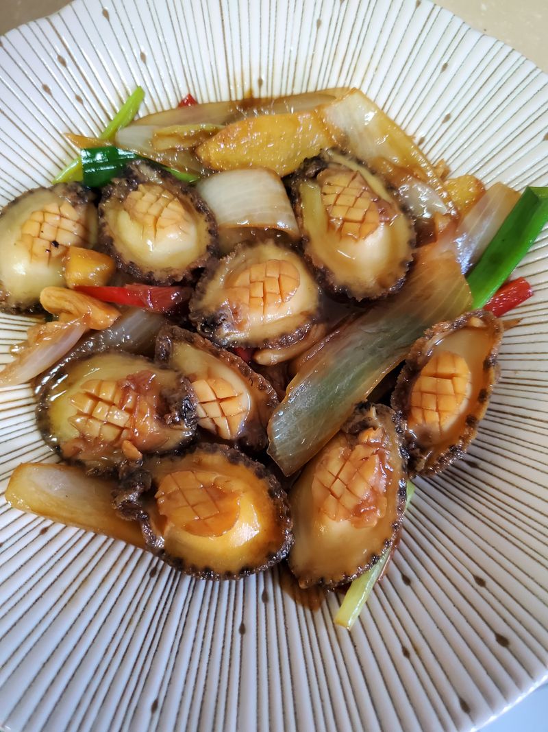 蠔油炒清鮑魚