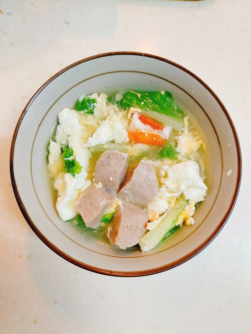 青菜貢丸湯