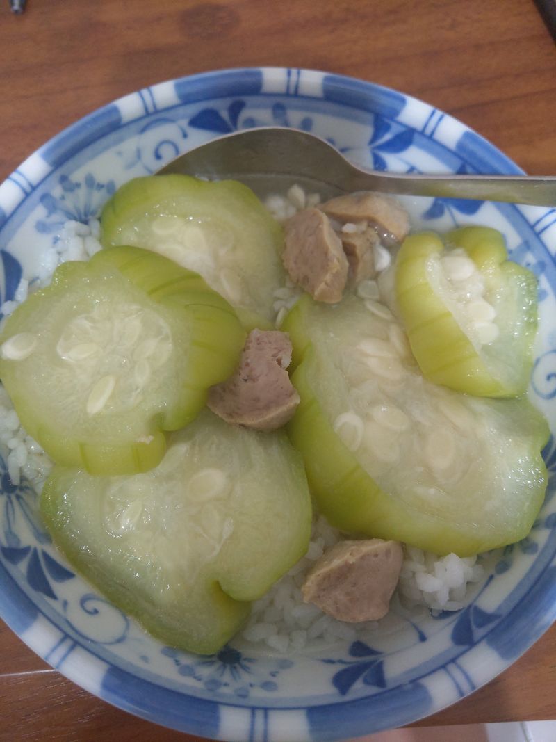 蒸絲瓜貢丸