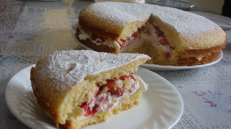 strawberry and cream victoria sandwich草莓奶油維多利亞三明治