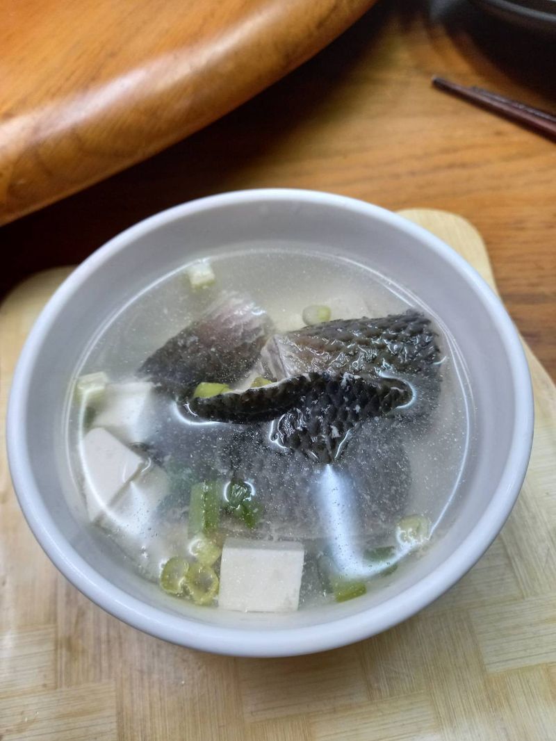 虱目魚皮豆腐湯