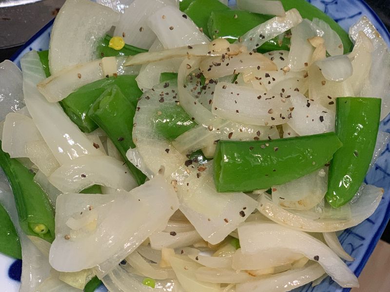 蒜炒洋蔥甜豆
