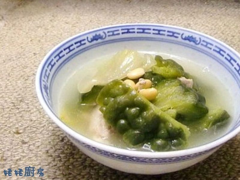 苦瓜鹹酸菜黃豆排骨湯