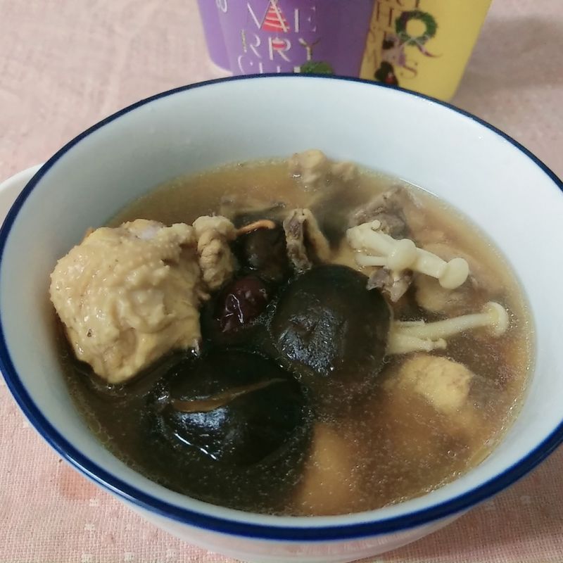 黃金蟲草土雞湯