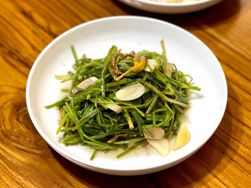 金針花炒水蓮