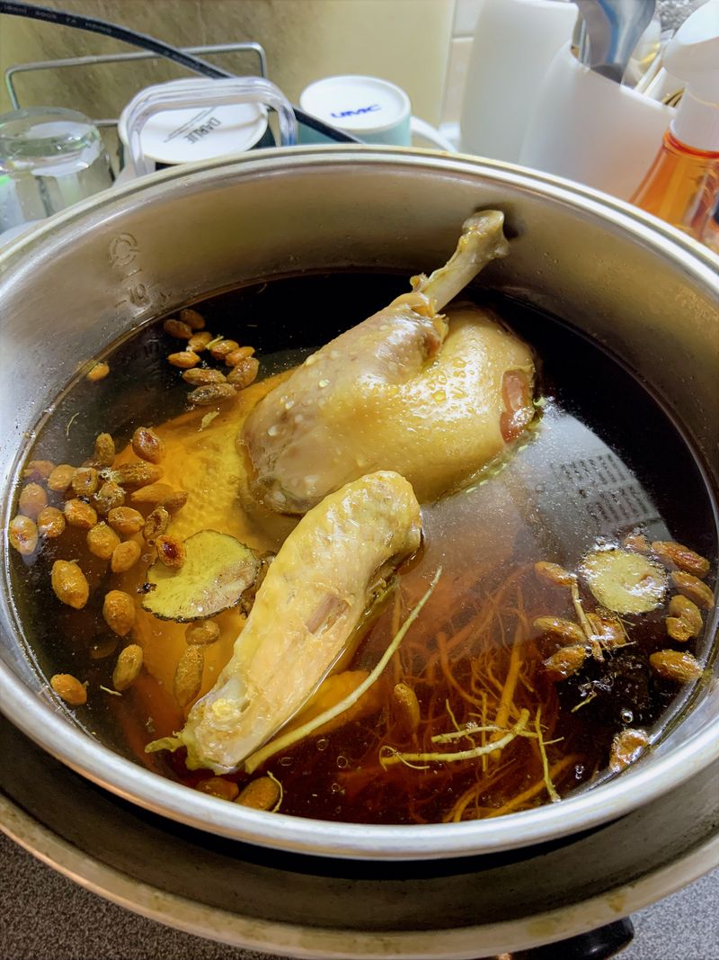 電鍋人蔘雞湯