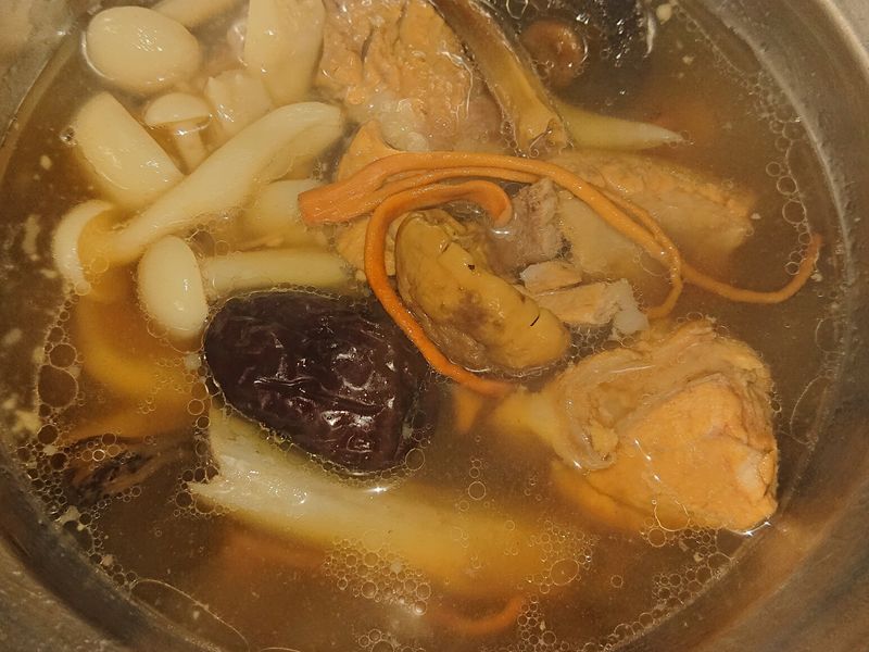 菌菇排骨湯