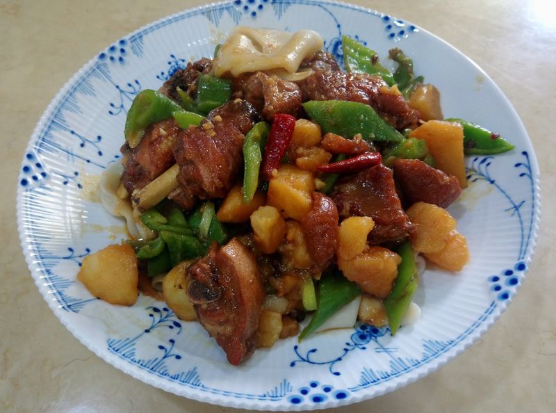 大盤雞皮帶麵