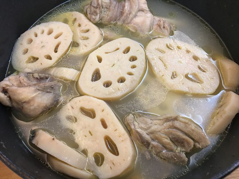 蓮藕雞湯