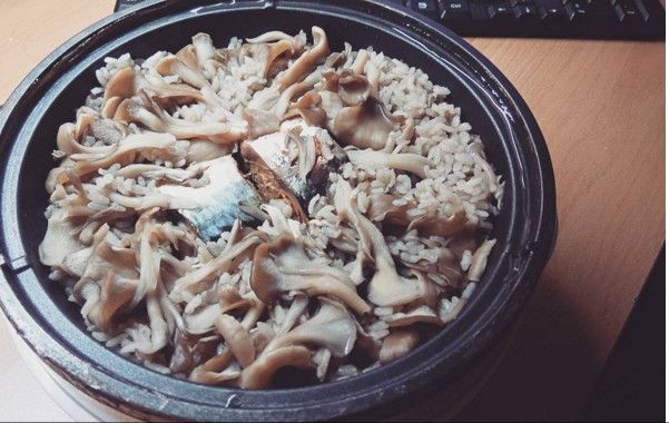 茄汁鯖魚菇悶飯