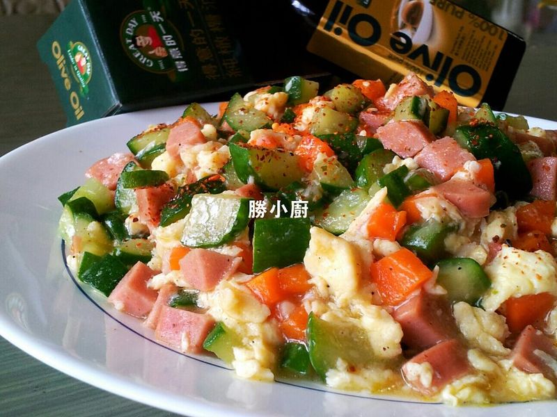 【得意的一天橄欖油】滑蛋小黃瓜丁
