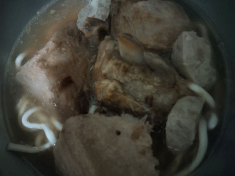 芋頭排骨酥麵