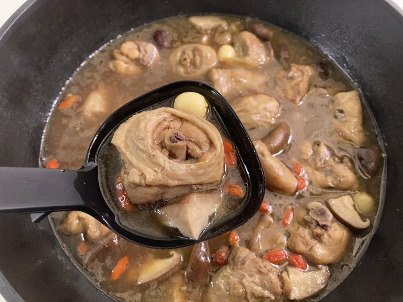 十全大補雞肉鮮菇湯_甜河谷安心藥膳燉包