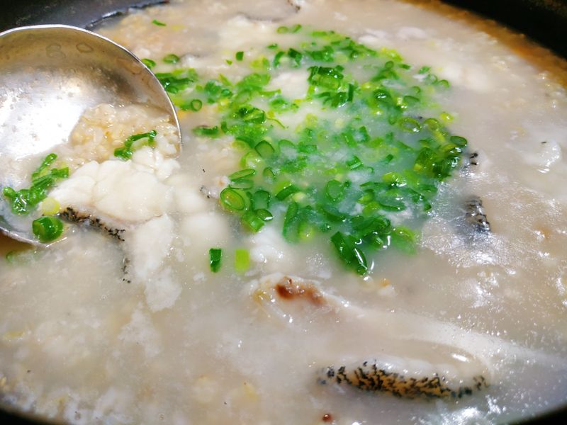 雙蔥石斑魚片什榖粥