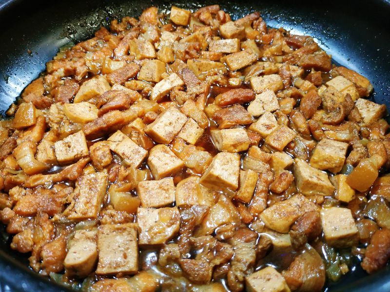 手切滷肉豆干