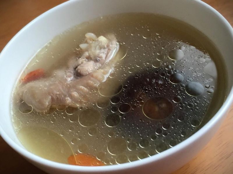 蒜頭蛤蜊雞湯