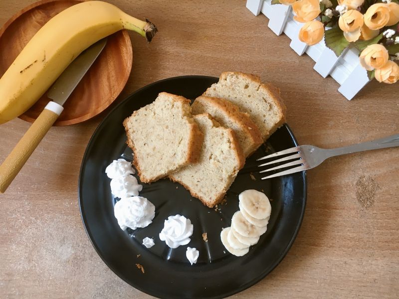 香蕉磅蛋糕(簡單的甜點)