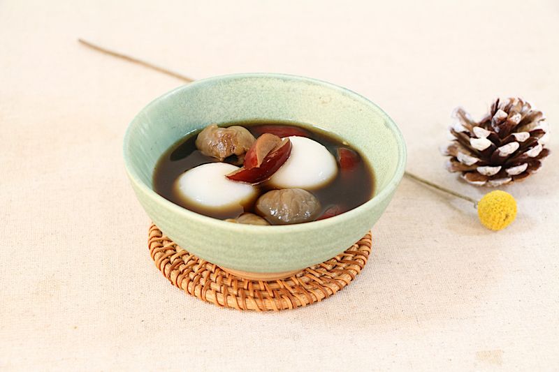 熟地甜茶棗湯圓