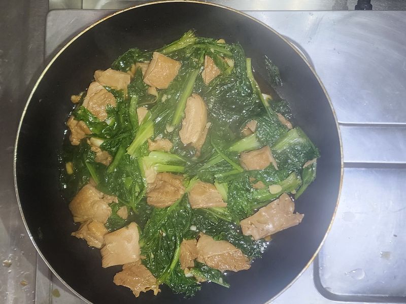 A菜炒照燒雞腿