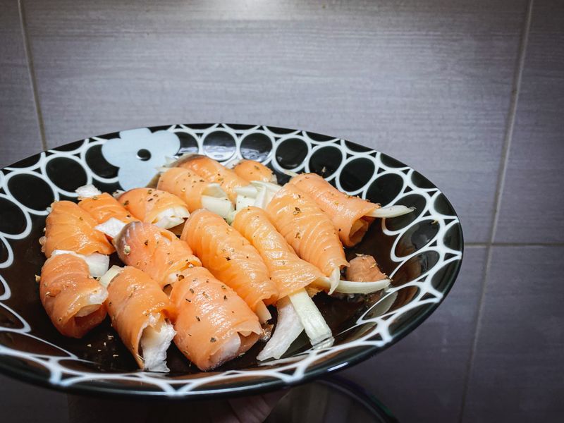 ［秒完成］煙燻鮭魚佐洋蔥
