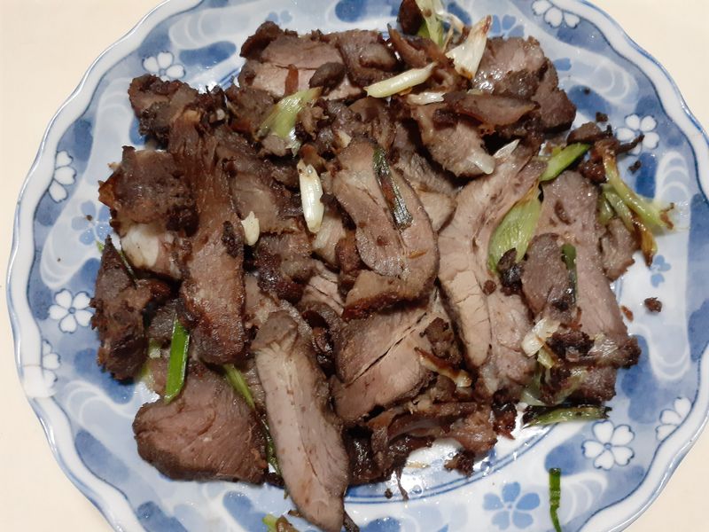 我的家常菜~青蔥炒北埔黑胡椒鹹豬肉片