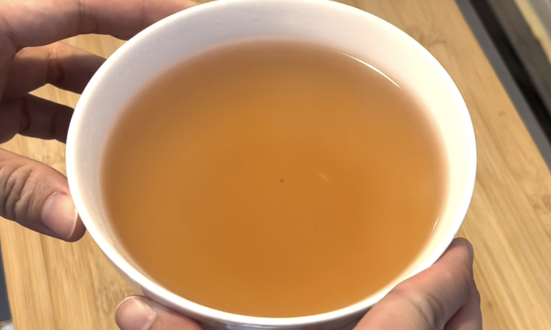 雪梨茅根藕節茶(治流鼻血)