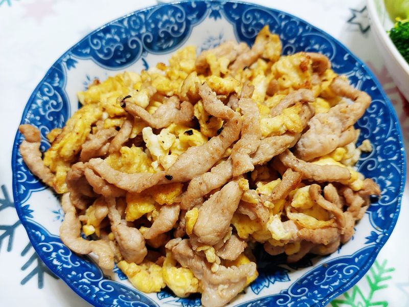 肉絲炒蛋