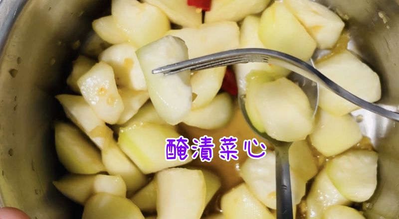 醃漬菜心「用糖醃漬,更脆口」