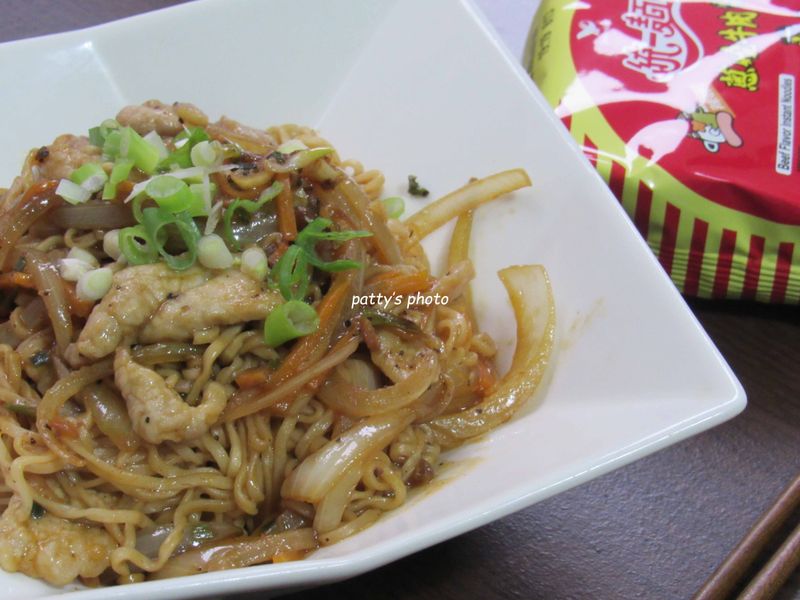 黑胡椒炒麵