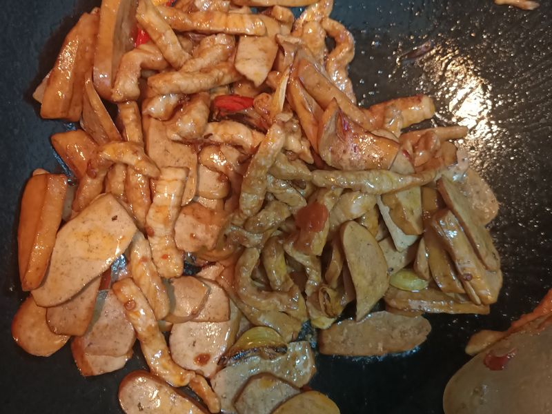 豆干炒肉絲(郫縣豆瓣)