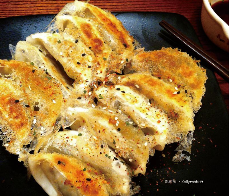 水餃煎煎變冰花煎餃