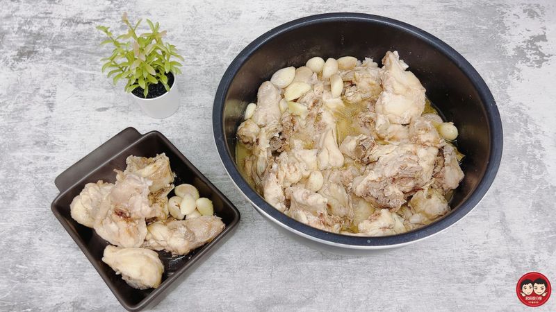 茄苳蒜頭雞~無水烹調 零失敗的美味料理