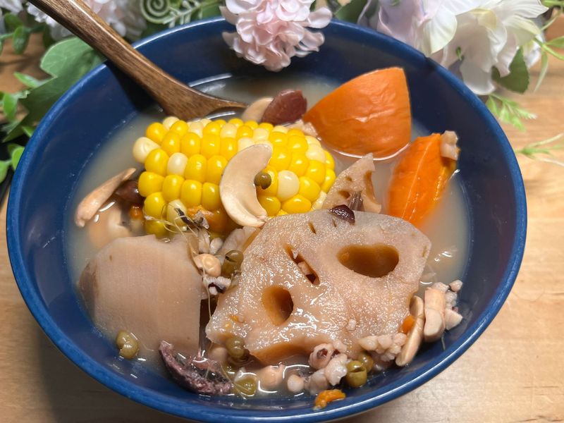 綠豆腰果蓮藕湯 (可素食)
