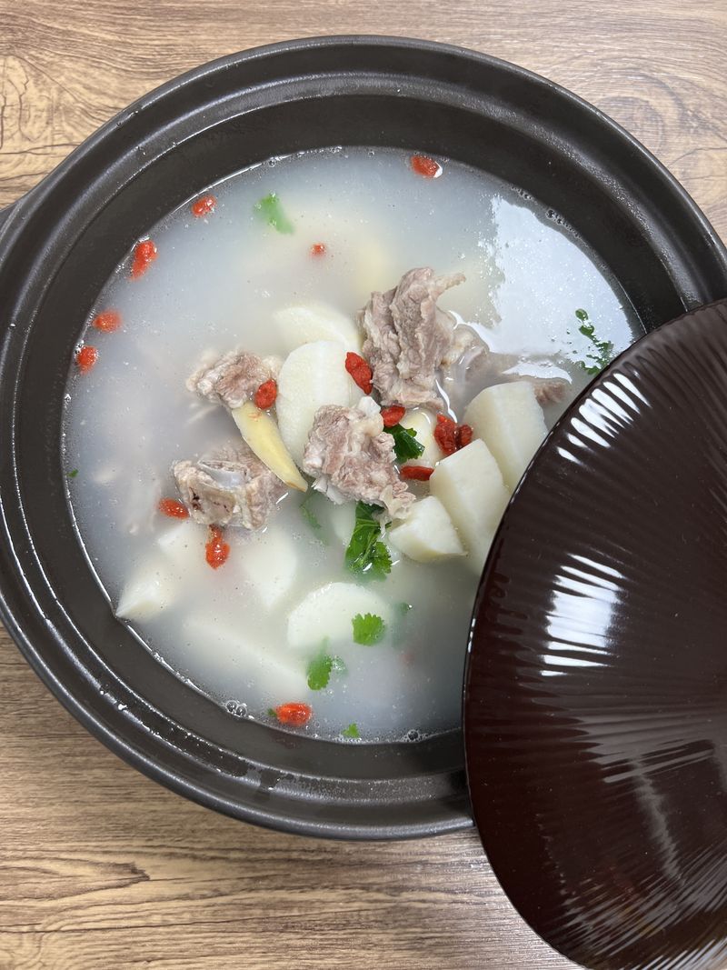 暖胃又暖心的山藥排骨湯