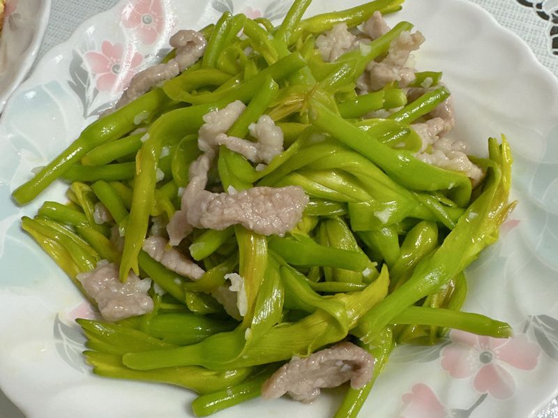 金針炒肉絲