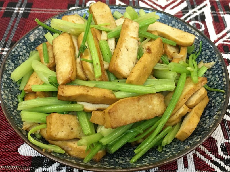 芹菜炒豆乾
