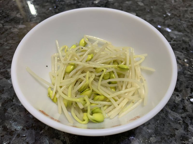 涼拌黃豆芽