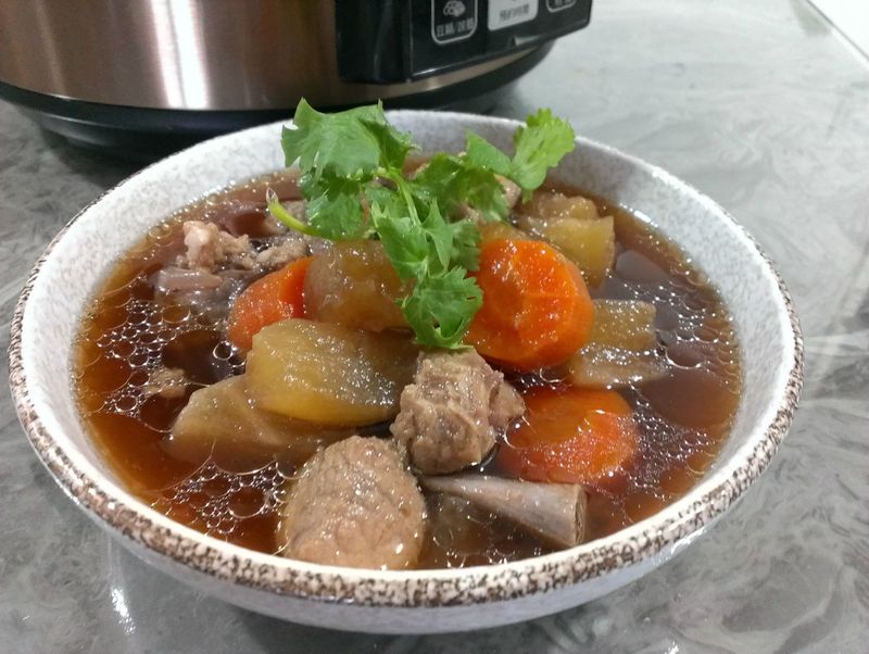 品靚上菜-【我的廚房小心機-紅白蘿蔔燒排骨】