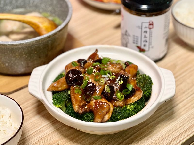 黑糖烏梅子雞