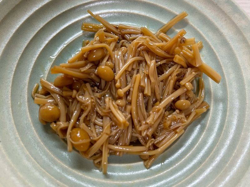涼拌金針菇