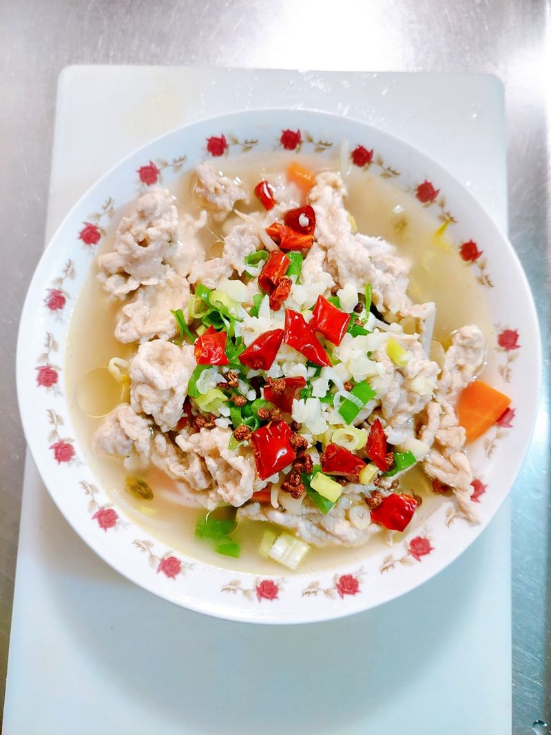 酸菜肉片湯