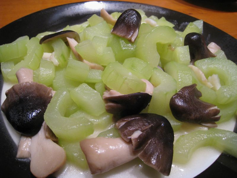 【粉豬兒】草菇黃瓜