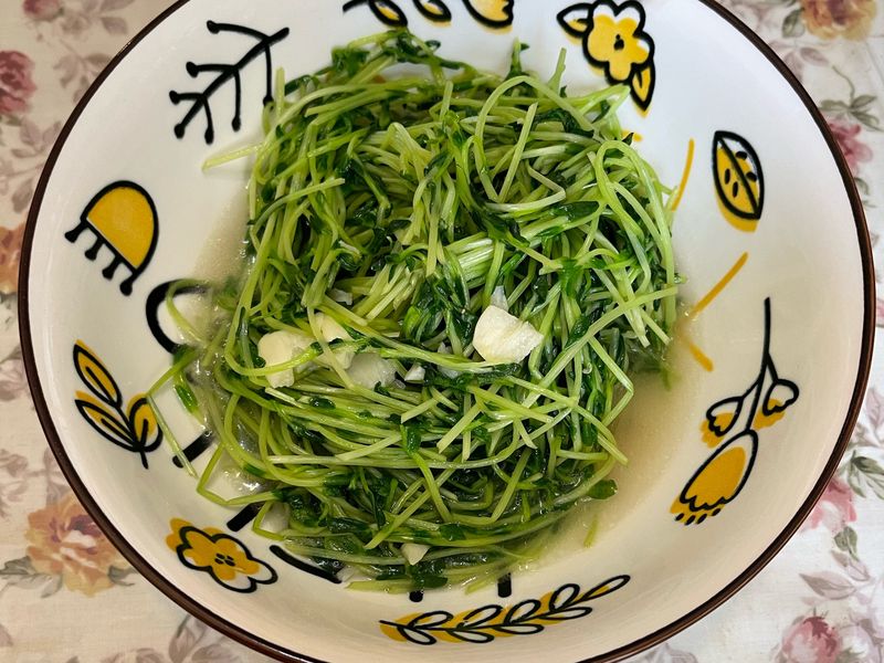 蒜炒鷹豆苗