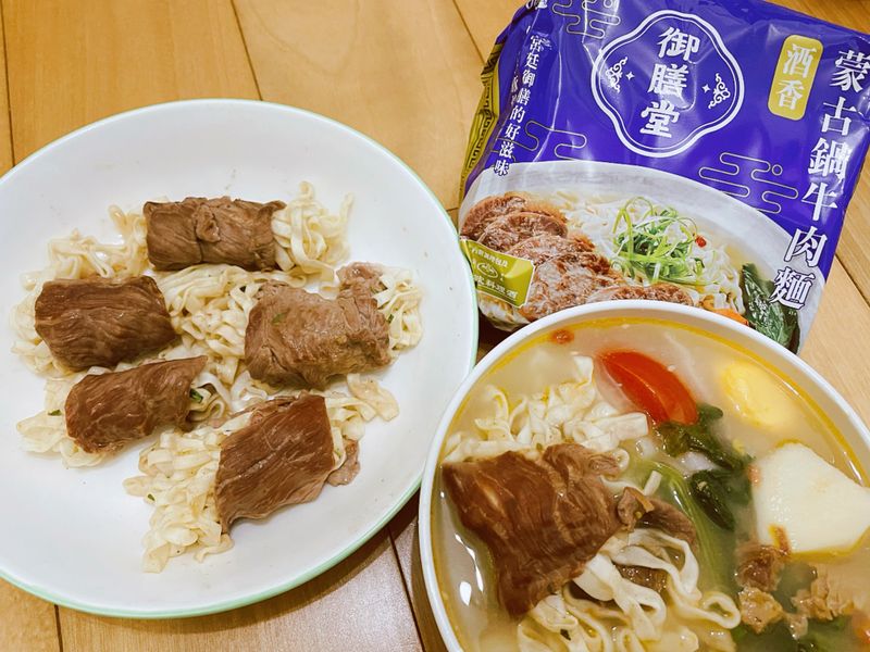 蒙古鍋牛肉麵+牛五花泡麵捲