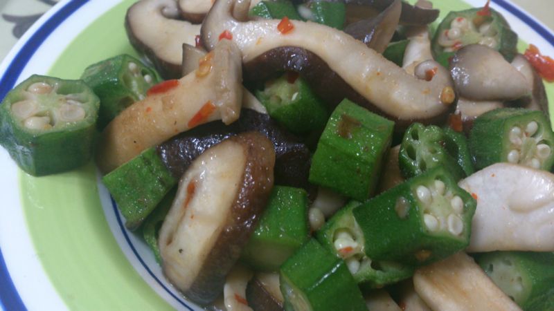 秋葵炒鮮香菇